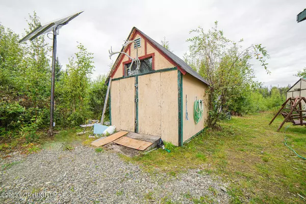 15639/1569 W Wiggler ST, Houston, AK 99623