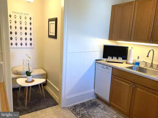 192 N LANSDOWNE AVE #C2, Lansdowne, PA 19050