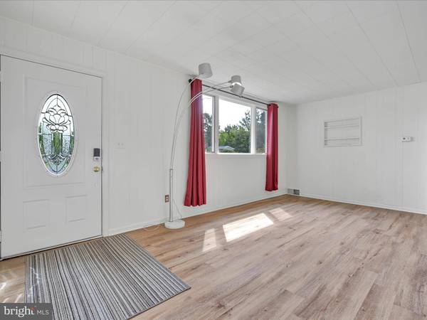 307 COLLEGE HILL RD, Enola, PA 17025