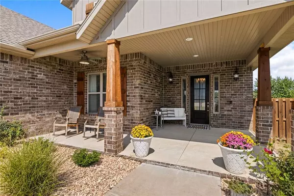 1602 Ridgewood Avenue, Lowell, AR 72745