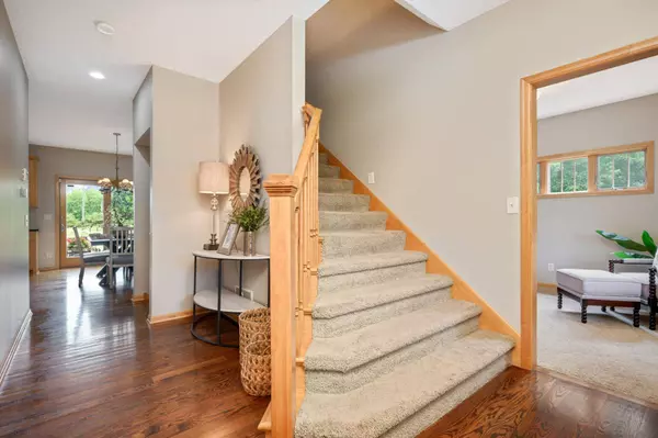 6568 W Laketowne DR, Albertville, MN 55301