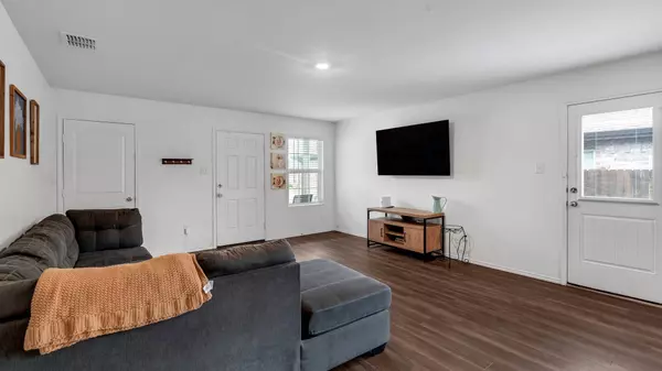 2830 Highgarden Trail, Crandall, TX 75114