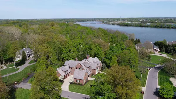 405 Breakwater DR, Fishers, IN 46037