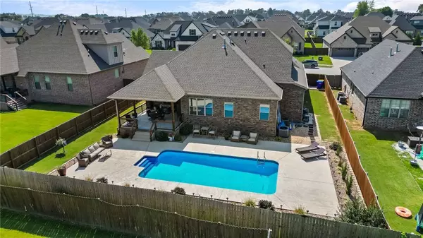 1602 Ridgewood Avenue, Lowell, AR 72745