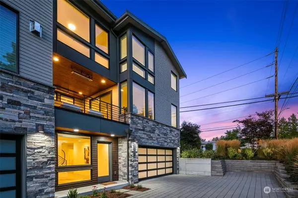 11518 NE 87th ST #B, Kirkland, WA 98033