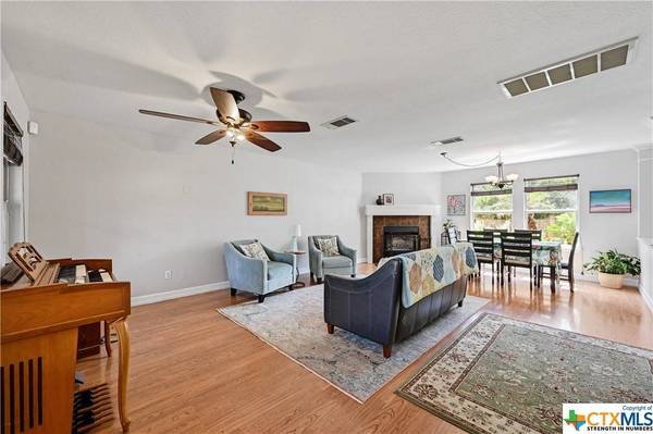 360 Carolyns WAY, Buda, TX 78610