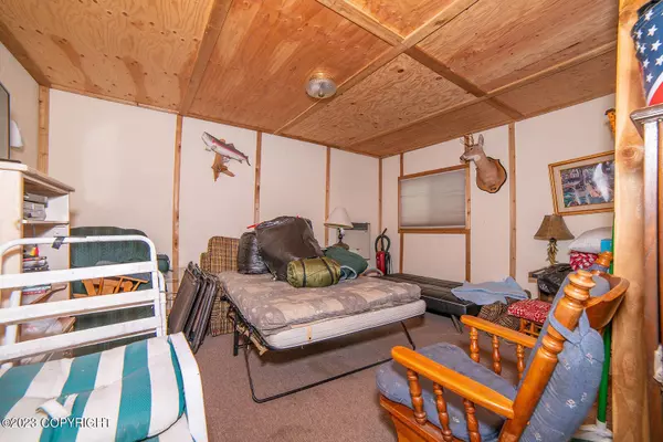 15639/1569 W Wiggler ST, Houston, AK 99623