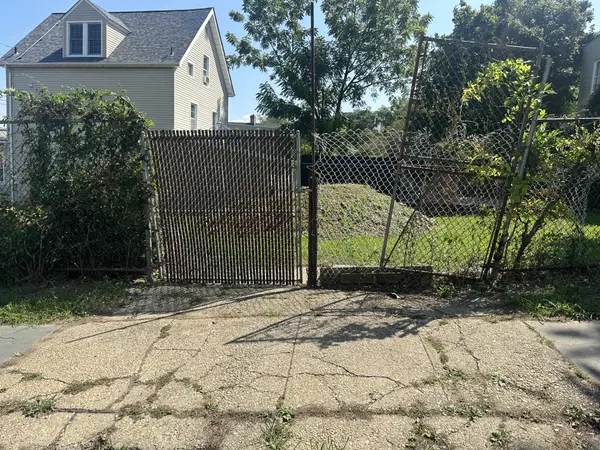 12 Castleton Ave, Staten Island, NY 10301