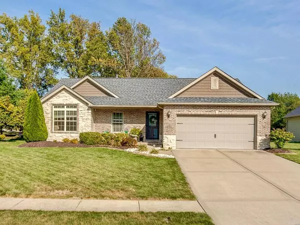 2608 Iron Horse DR, Maryville, IL 62062