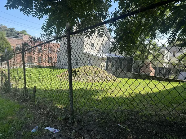 12 Castleton Ave, Staten Island, NY 10301