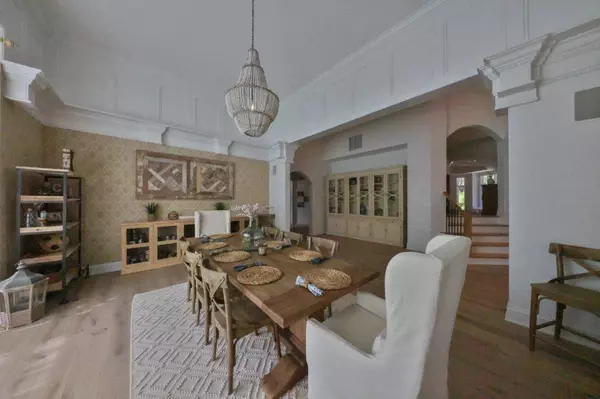 405 Breakwater DR, Fishers, IN 46037