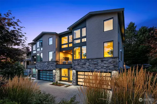 11518 NE 87th ST #B, Kirkland, WA 98033