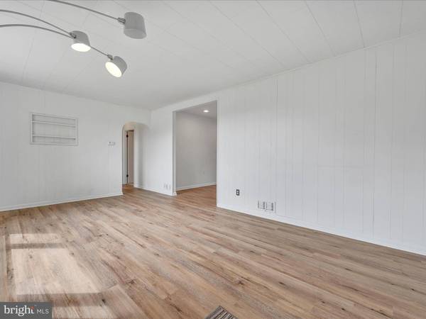 307 COLLEGE HILL RD, Enola, PA 17025