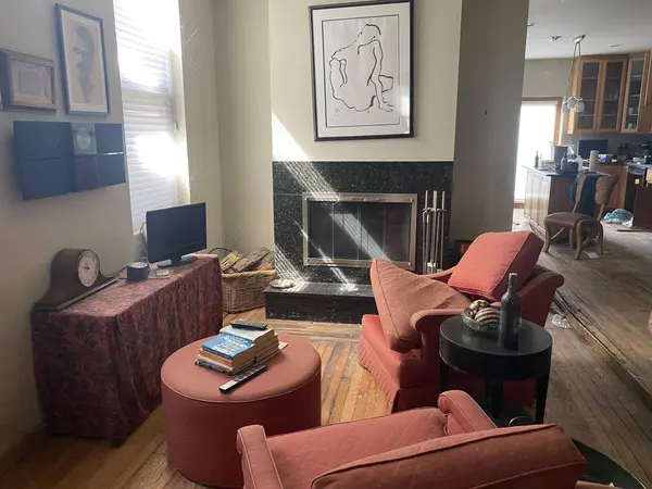 1022 N Winchester Avenue, Chicago, IL 60622