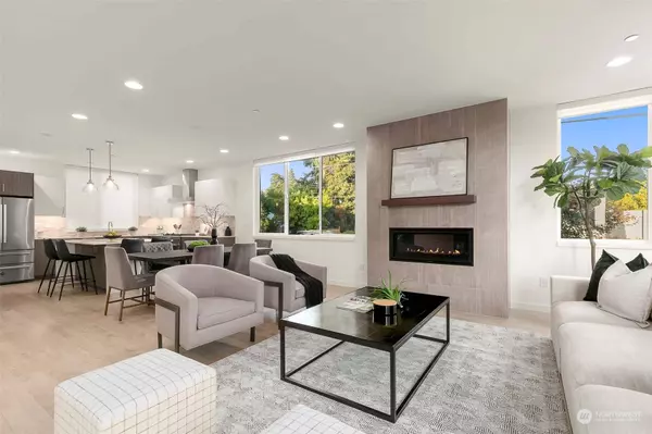 11518 NE 87th ST #B, Kirkland, WA 98033