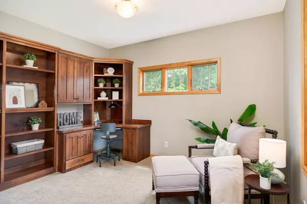 6568 W Laketowne DR, Albertville, MN 55301