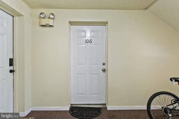 106 KENWOOD DR, Sicklerville, NJ 08081