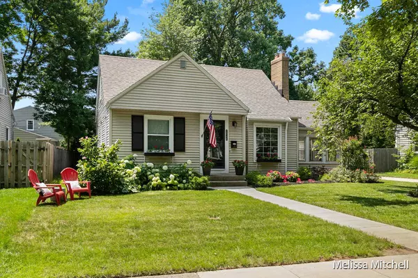 2046 Tenway SE Drive, East Grand Rapids, MI 49506