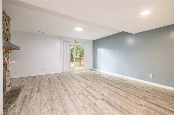 3745 Heathrow DR, Winston Salem, NC 27127