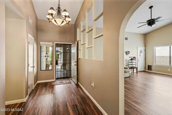 8009 S Lennox Lane, Tucson, AZ 85747