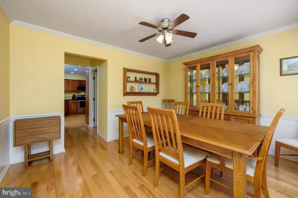 206 AMBERFIELD DR, Mount Laurel, NJ 08054