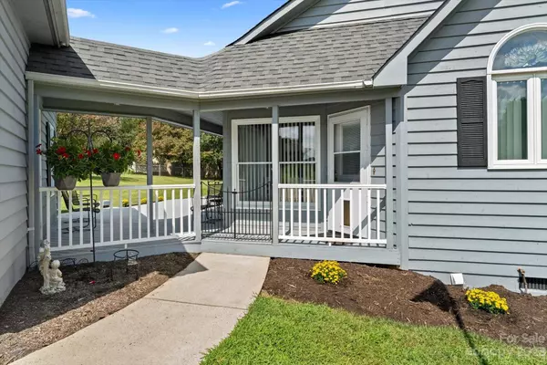 2101 Evergreen DR #5, Newton, NC 28658