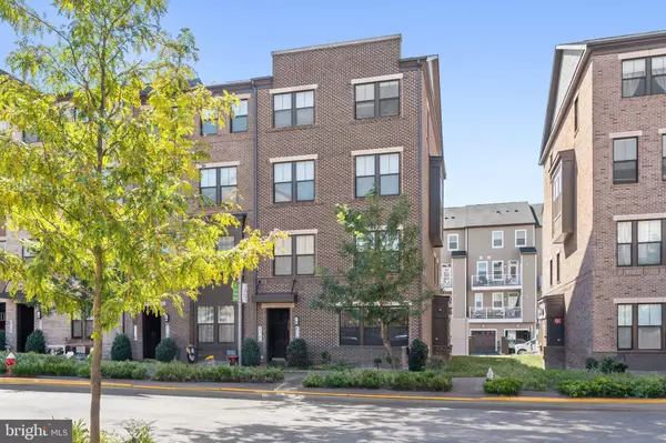 45145 KINCORA DR, Sterling, VA 20166