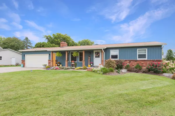 607 Country Lane NW Drive, Grand Rapids, MI 49544
