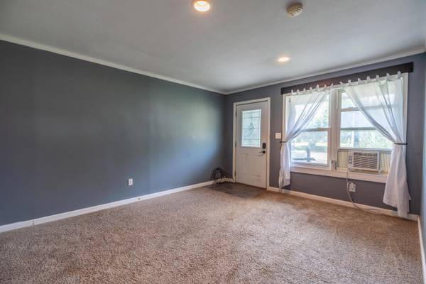 33 Neil Street, Delaware, OH 43015