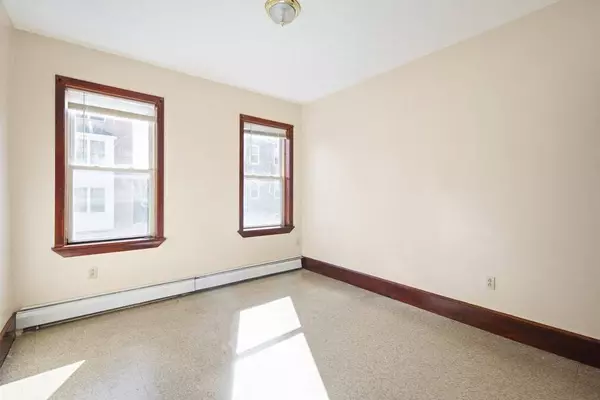 45-45R Holworthy St, Boston, MA 02121