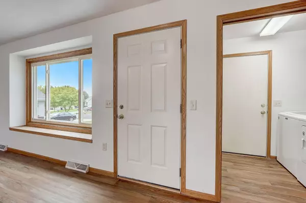 324 Burl Oak Drive, Deforest, WI 53532