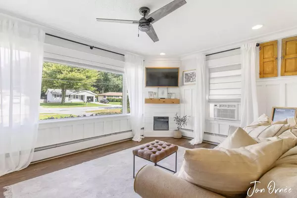 233 Randall Road, Norton Shores, MI 49441