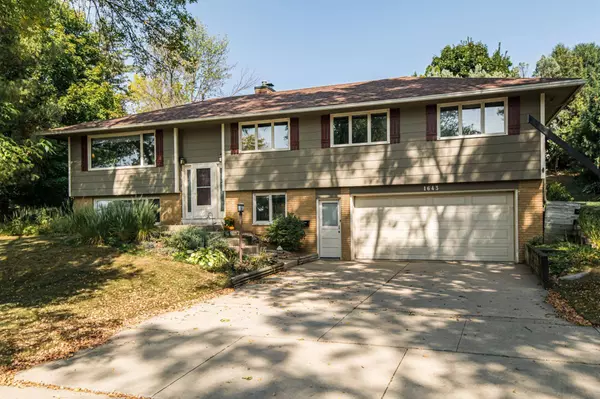 1643 Wilshire DR NE, Rochester, MN 55906