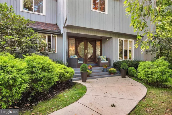 6 NOLEN CIR, Voorhees, NJ 08043