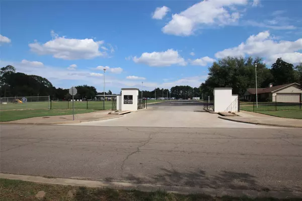 1151 N Newsom Street, Mineola, TX 75773