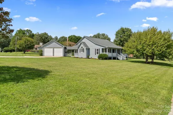 2101 Evergreen DR #5, Newton, NC 28658