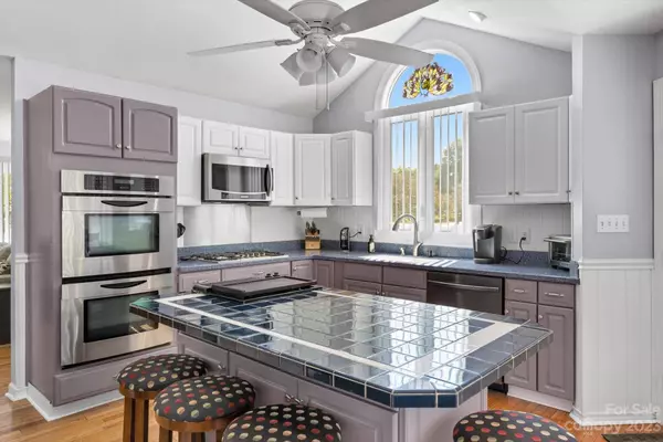 2101 Evergreen DR #5, Newton, NC 28658