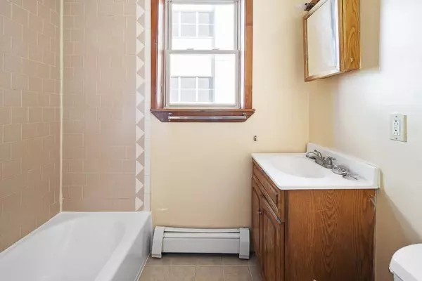 45-45R Holworthy St, Boston, MA 02121