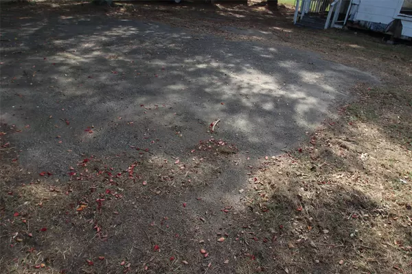 1151 N Newsom Street, Mineola, TX 75773