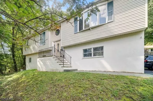 54 Neepaulin Dr, Wantage Twp., NJ 07461