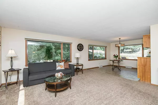 1643 Wilshire DR NE, Rochester, MN 55906