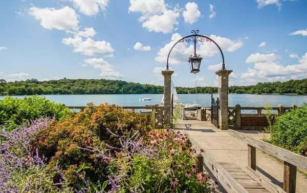 289 Chestnut Ave, Boston, MA 02130