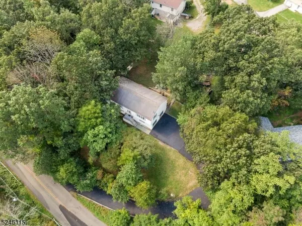 54 Neepaulin Dr, Wantage Twp., NJ 07461