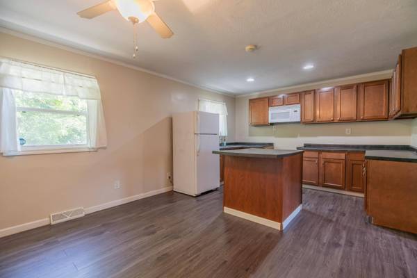 33 Neil Street, Delaware, OH 43015