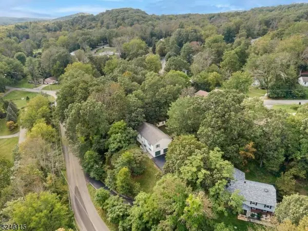 54 Neepaulin Dr, Wantage Twp., NJ 07461