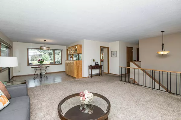 1643 Wilshire DR NE, Rochester, MN 55906