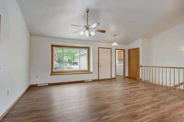 324 Burl Oak Drive, Deforest, WI 53532