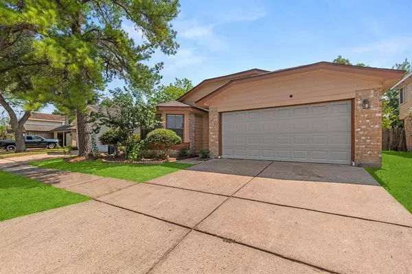 16043 Vista Del Mar DR, Houston, TX 77083