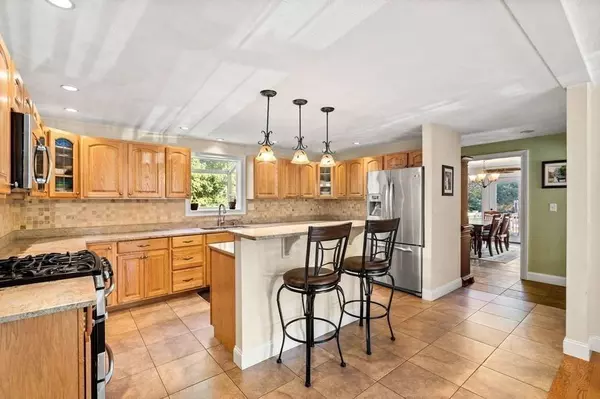 58 Fruit St, Newbury, MA 01951