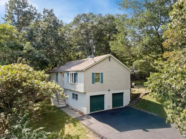 54 Neepaulin Dr, Wantage Twp., NJ 07461